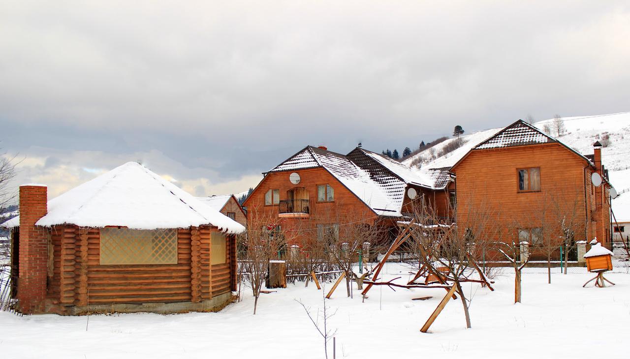 Pid Goroyu Hotel Chorna Tysa ภายนอก รูปภาพ
